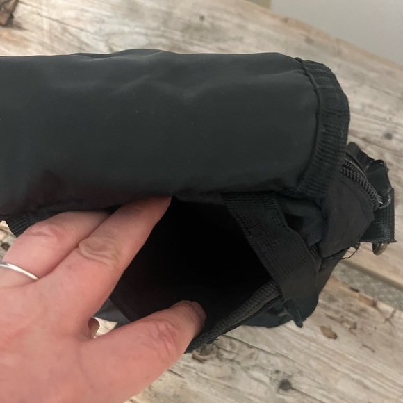 Columbia Black Women’s Crossbody Travel Bag - Picture 2 of 14